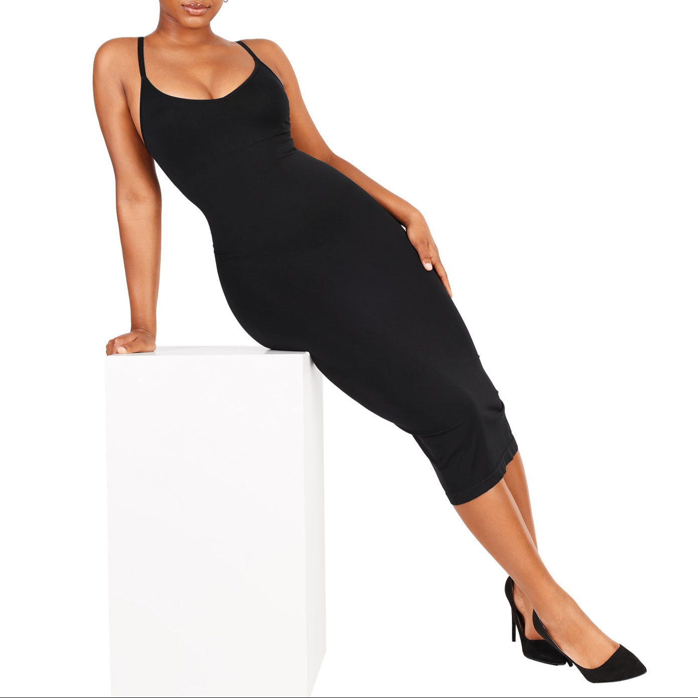 Grace shaping dress with spaghetti straps and V-neck